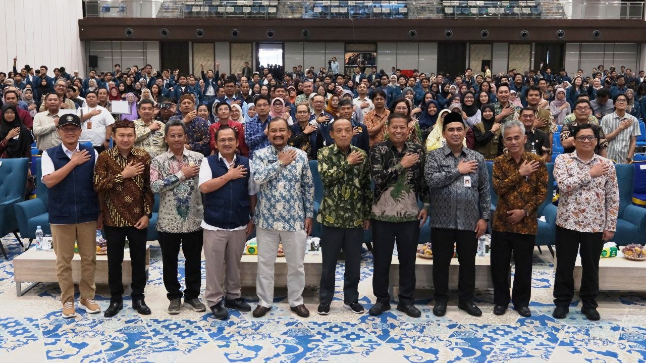Mahasiswa KKN Undip di Pemalang Diminta Bantu Realisasikan Program Bupati di Desa-desa