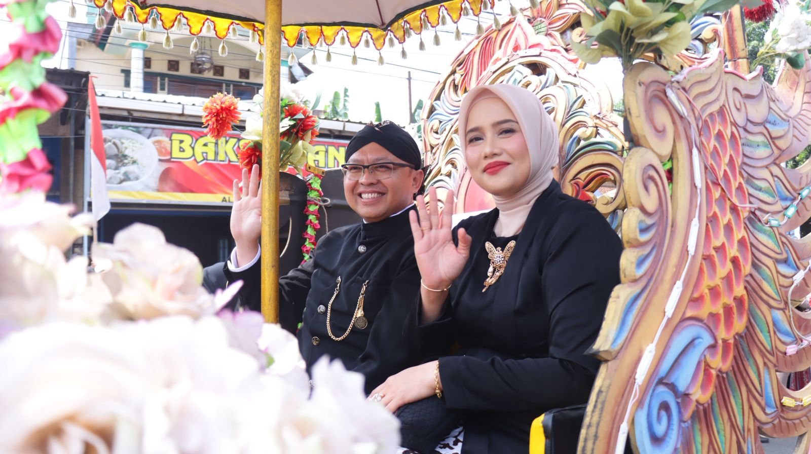 Kirab Budaya HUT ke 403 Kabupaten Pekalongan, Kapolres Rachmad C. Yusuf Sapa Warga