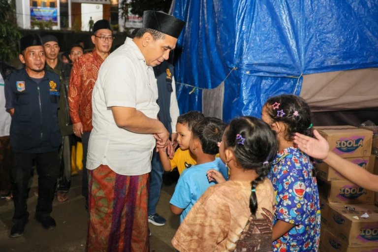 Kunjungi Tanah Gerak Tegal, Wagub Minta Persiapan Huntara Dipercepat, Warga Diminta Tetap Ibadah Ramadan